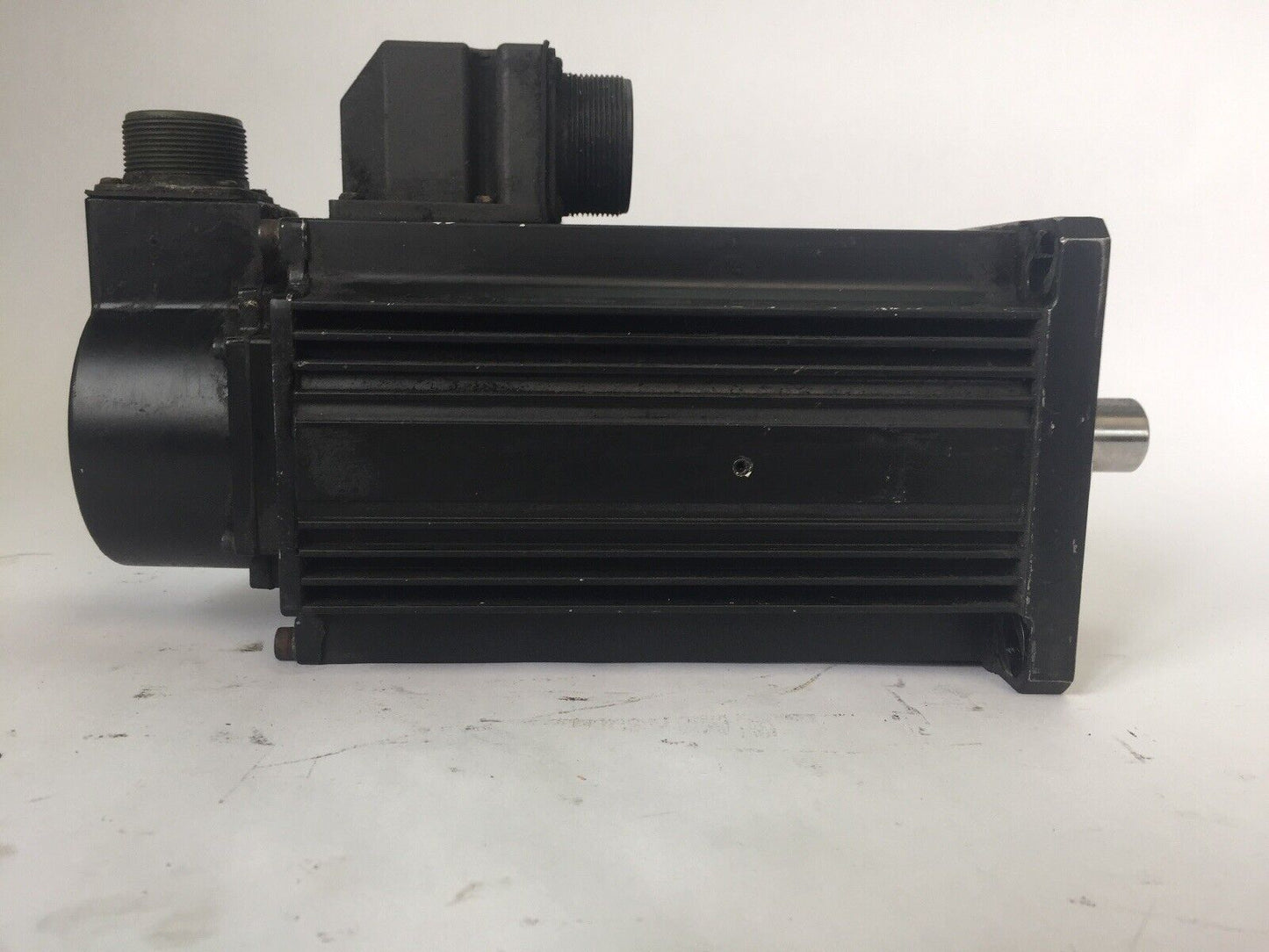 PANASONIC MSM302Q7V AC SERVO MOTOR 3.0kW RATED REV 3000 r/min SER NO 02080033F