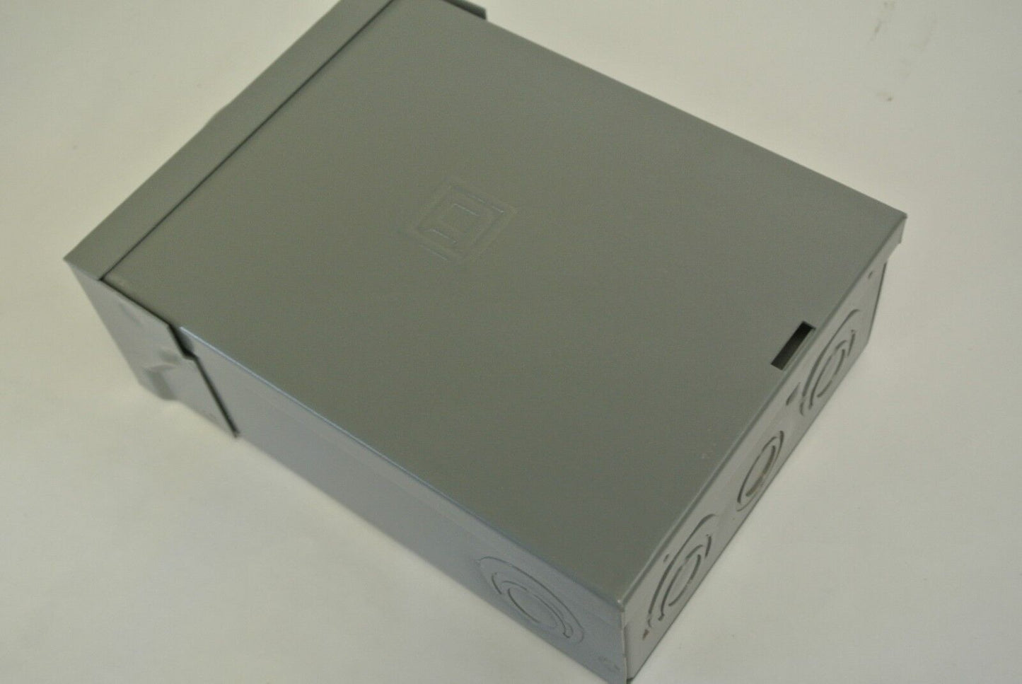SQUARE D FS-260RB ENCLOSED FUSIBLE PULLOUT, RAINPROOF 120/240VAC 60A NEW SURPLUS