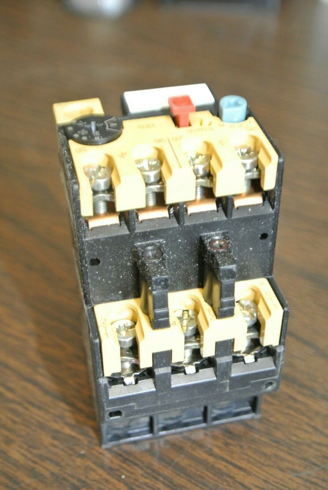 ALLEN-BRADLEY 193-BSC24 / BIMETALLIC OVERLOAD RELAY / 16-24A / NEW SURPLUS