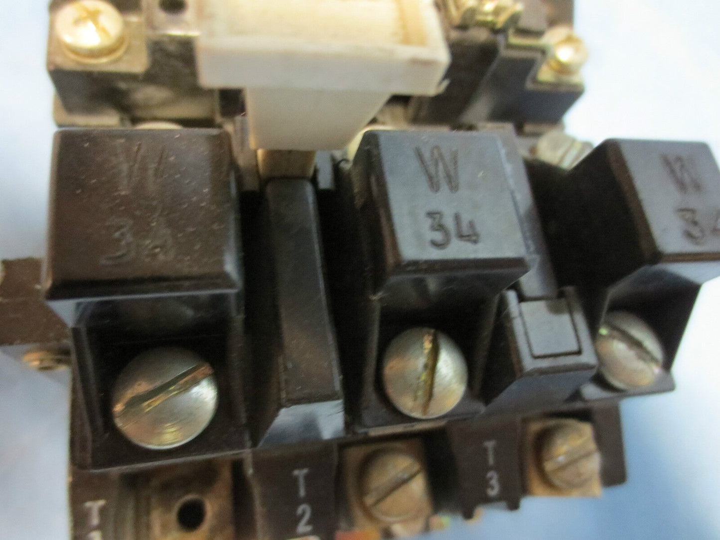 ALLEN-BRADLEY 509-AOD STARTER Ser B w/ W34 HEATERS, CB236 COIL, 595-A AUX CONT