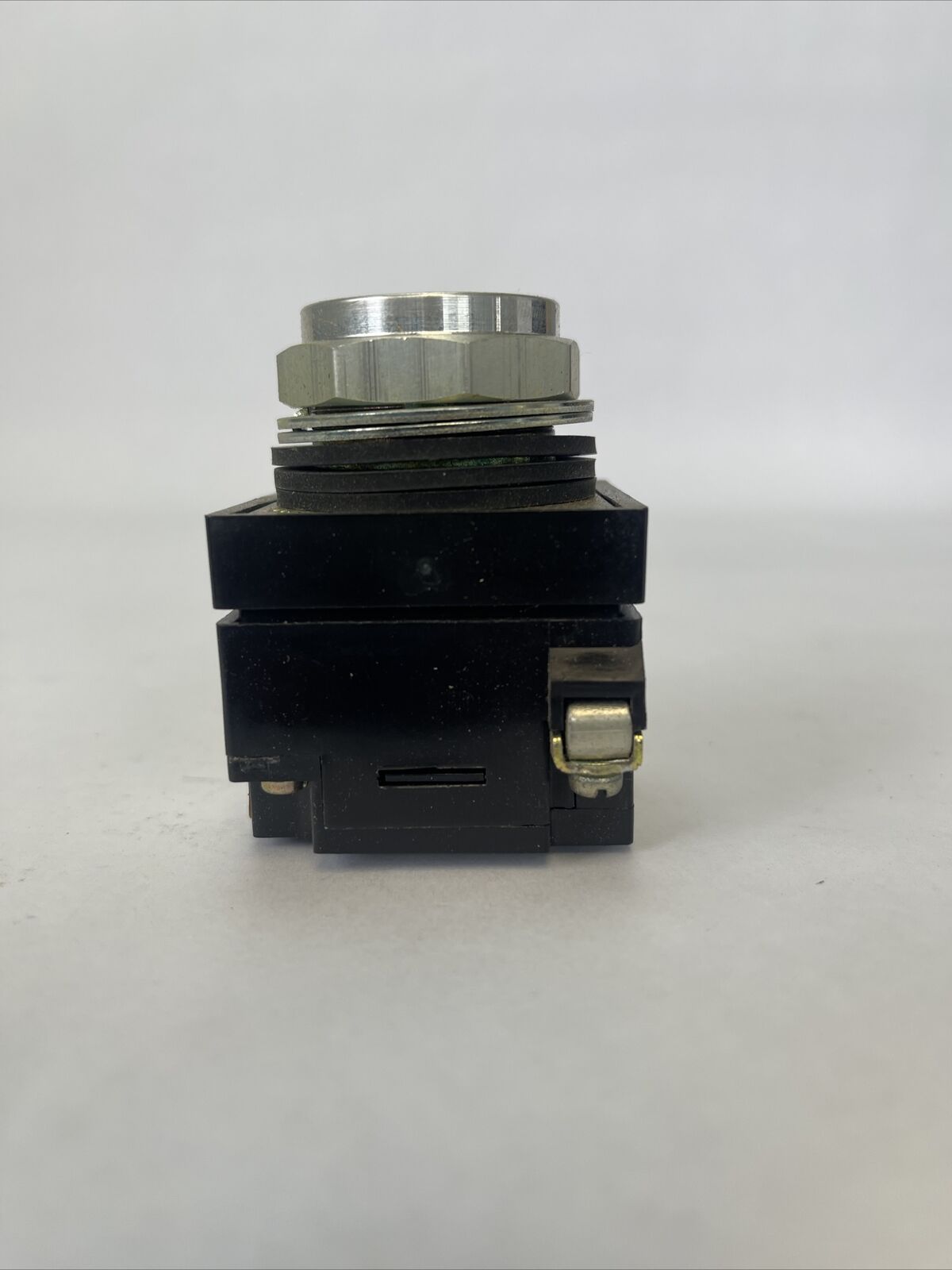 SYLVANIA CLARK BUL. 100T PBLT40 ILLUMINATED PUSHBUTTON 480V 50/60HZ