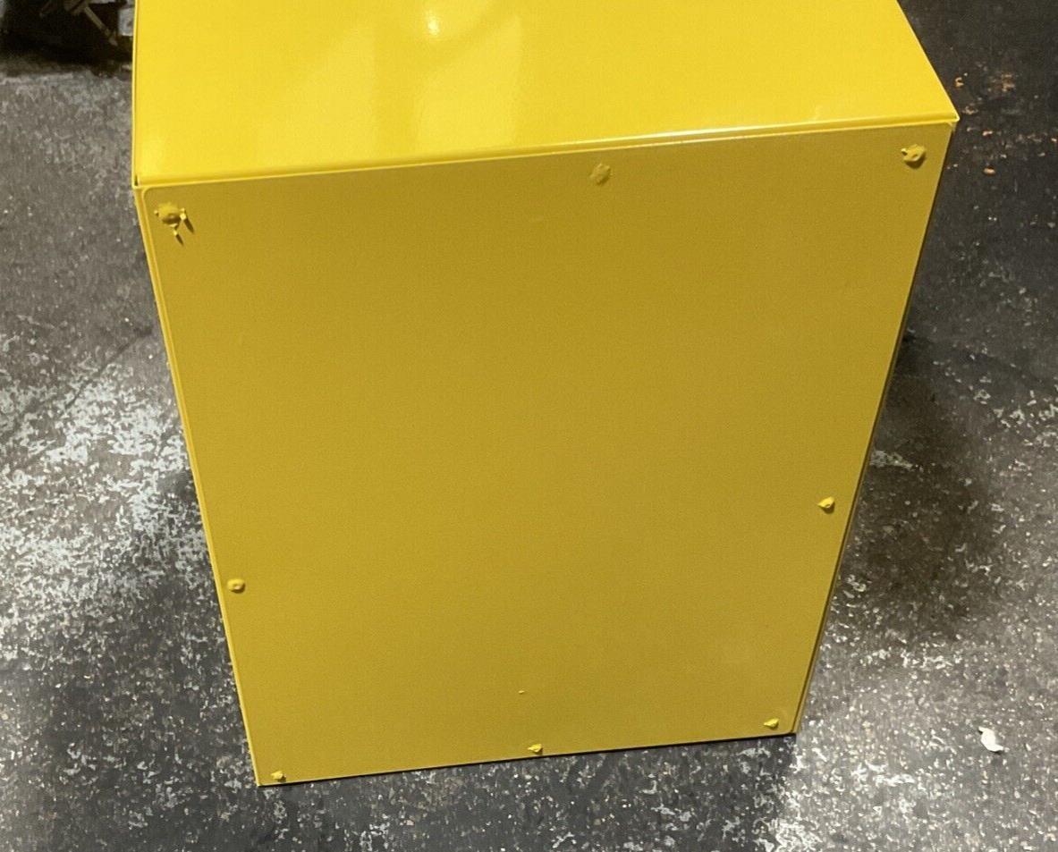EAGLE MFG. 1904 SAFTEY STORAGE CABINET 4 GALLON