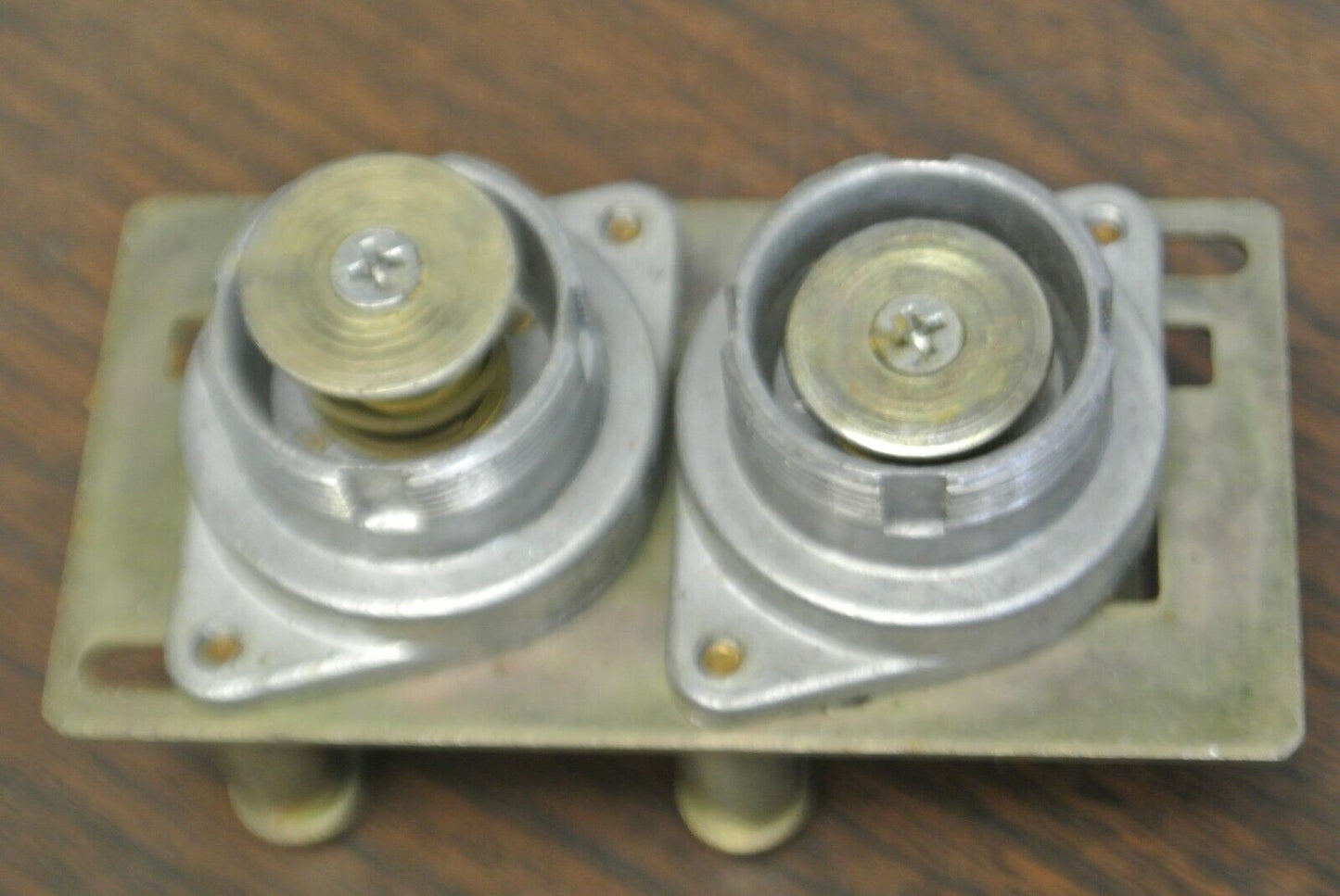 GENERAL ELECTRIC CR2940WM600E OILTIGHT PUSHBUTTON UNIT / NEW SURPLUS