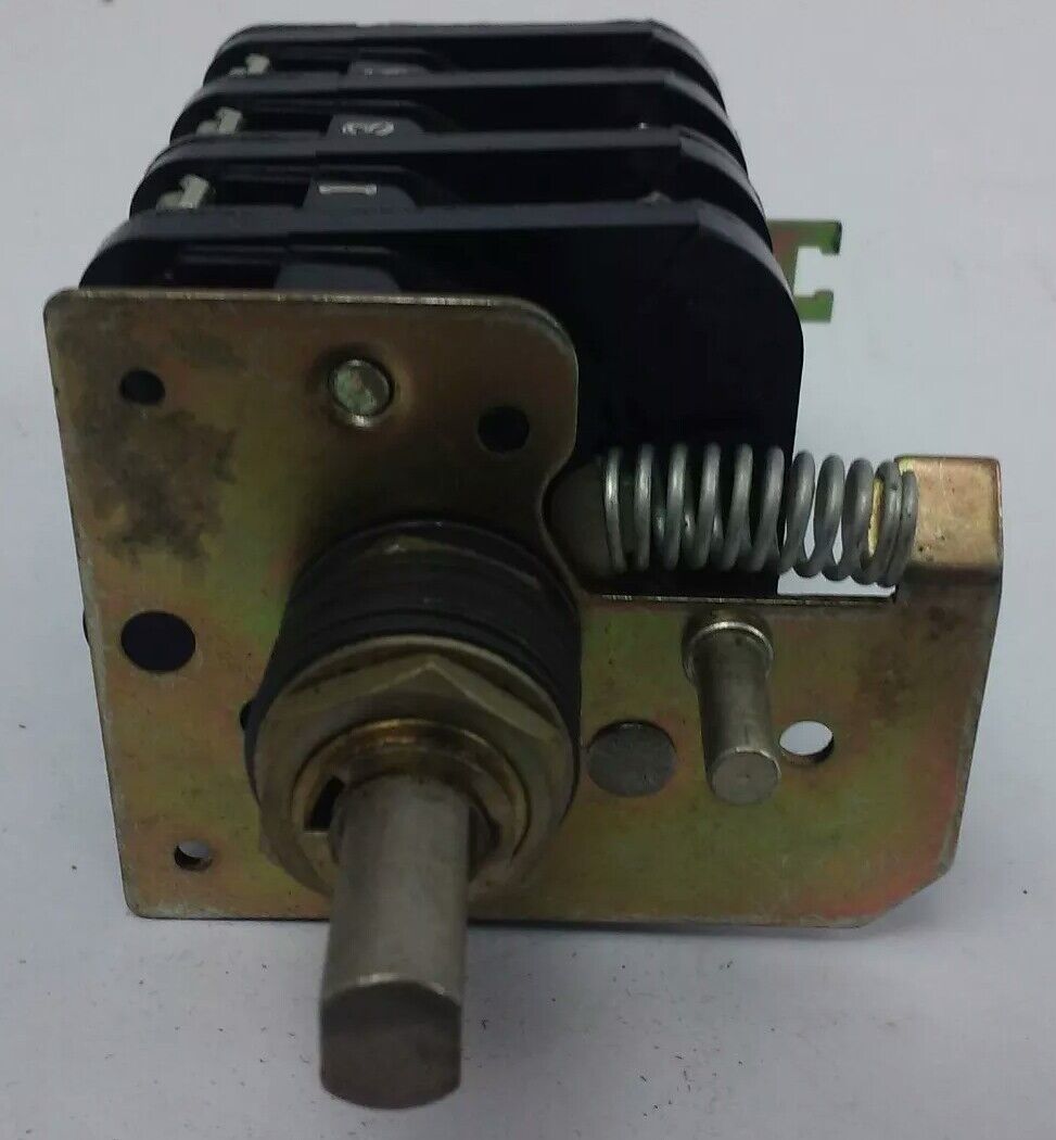 ALLEN BRADLEY BULLENTIN 806 J666731-1 SER. A, ROTARY PILOT SWITCH, 6 CIRCUITS