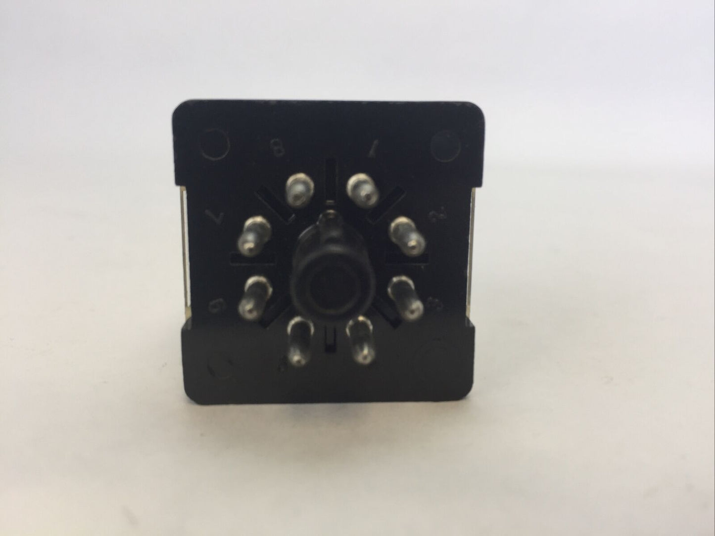 DAYTON 5X826E RELAY12A 120VAC 10A 250VAC 1/3HP 120VAC 1/2HP 250VAC COIL 24VAC