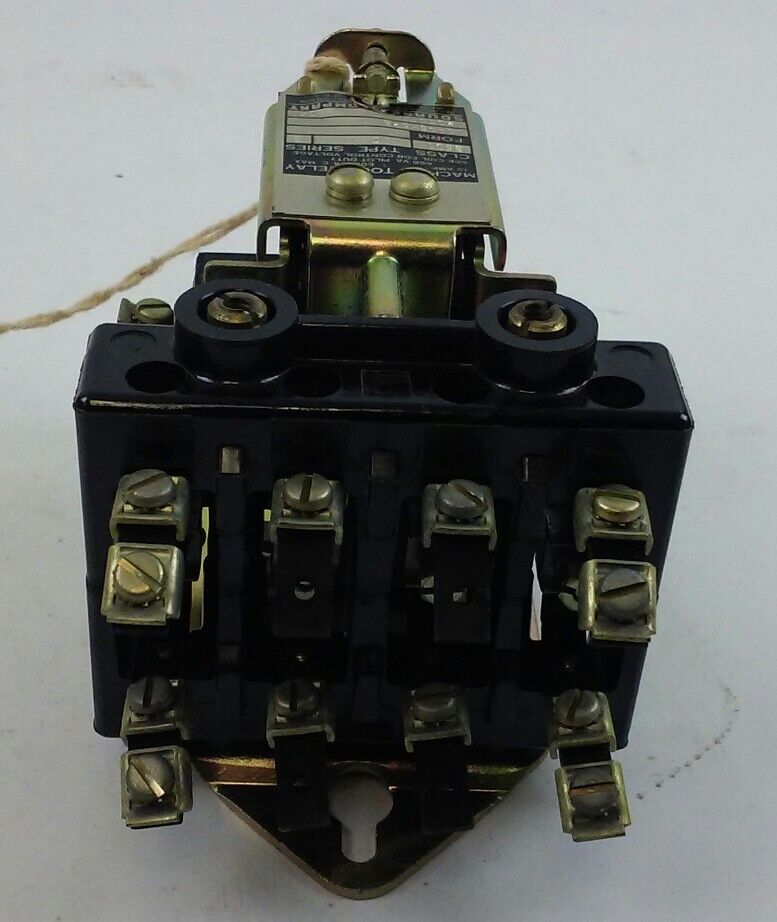 Square D, AC Magnetic Relay, Class 8501 Type AO-40 Series B, 440 volts, 10 Amp