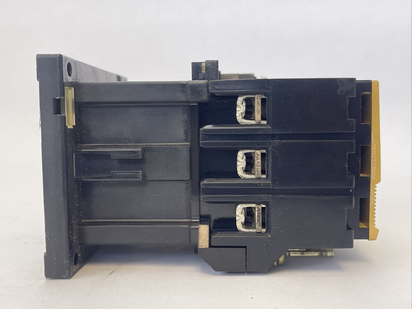ALLEN BRADLEY 100-A60N*3 CONTACTOR SER C 60A 600VAC 50HP COIL120V 60HZ