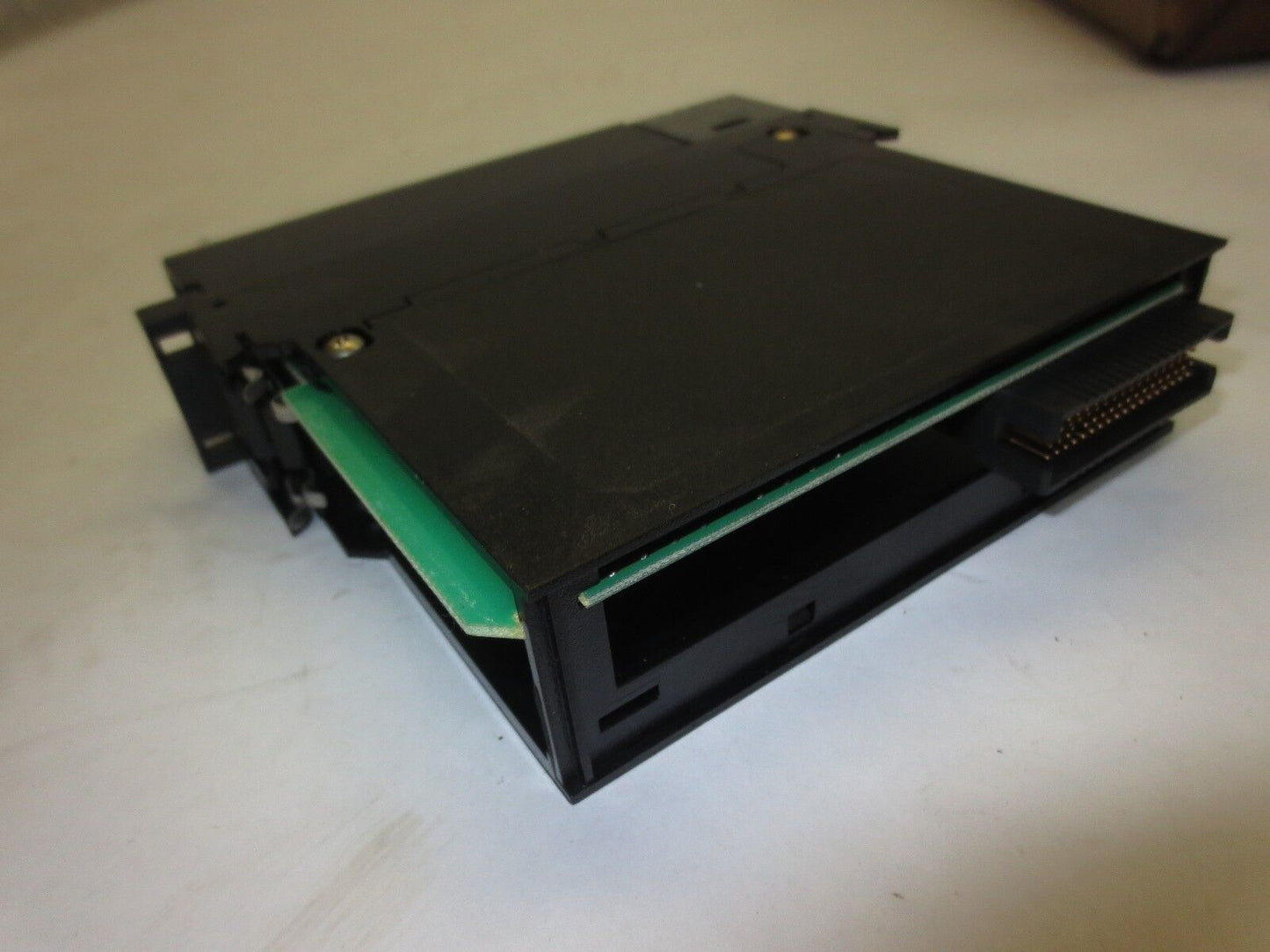 ALLEN-BRADLEY 1756-IV16/A Ser. A CONTROLLOGIX DC INPUT16PT 24VDC SOURCE 10-30VDC