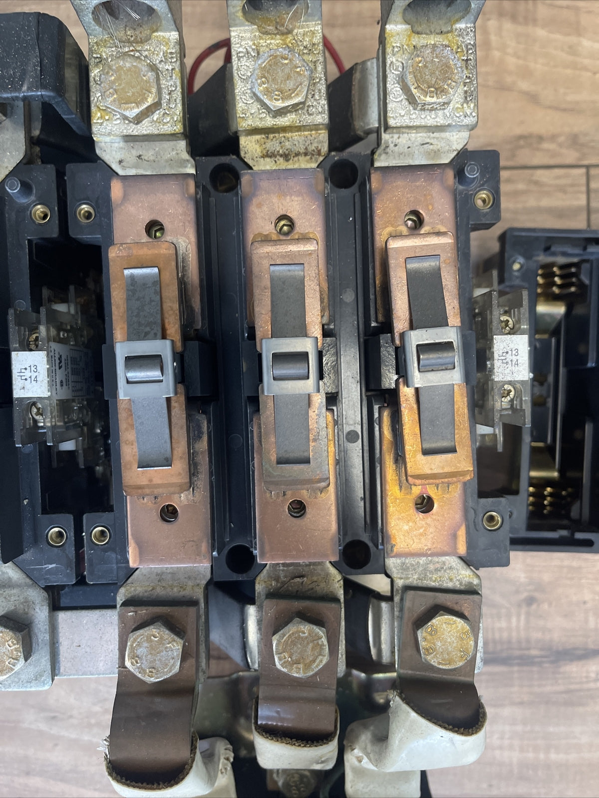 ALLEN BRADLEY 104-B250ND3 REVERSING STARTER SER B 250A 600VAC 250HP 193-DPD200