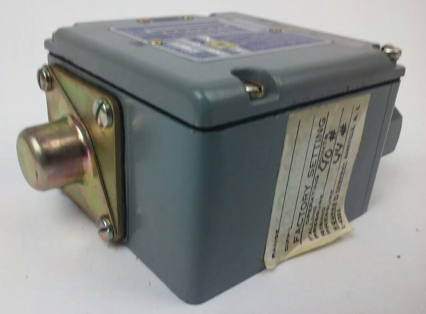 SQUARE D 9012 ACW1S11 SER.B, PRESSURE SWITCH, SET 40-44 PSI, FORM V, 9012 ACW1