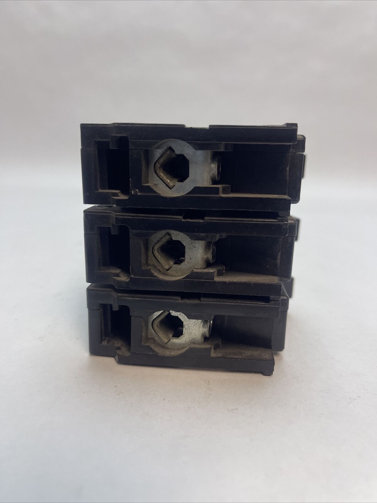 WESTINGHOUSE / CUTLER HAMMER BAB3015H CIRCUIT BREAKER 15AMP 240VAC 3P (LOT OF 3)