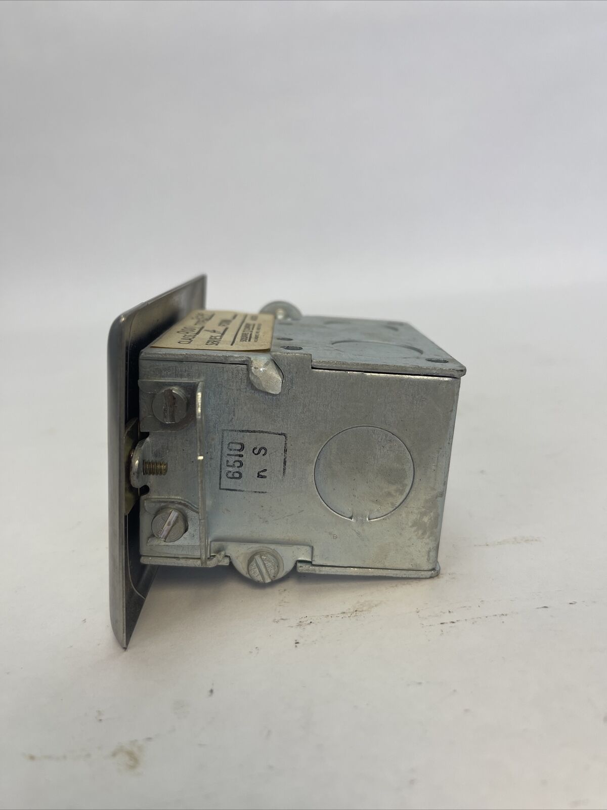 SQUARE D 9001 BF-19 START STANDARD DUTY PUSH-BUTTON STATION 600 VAC/VDC SERIES A