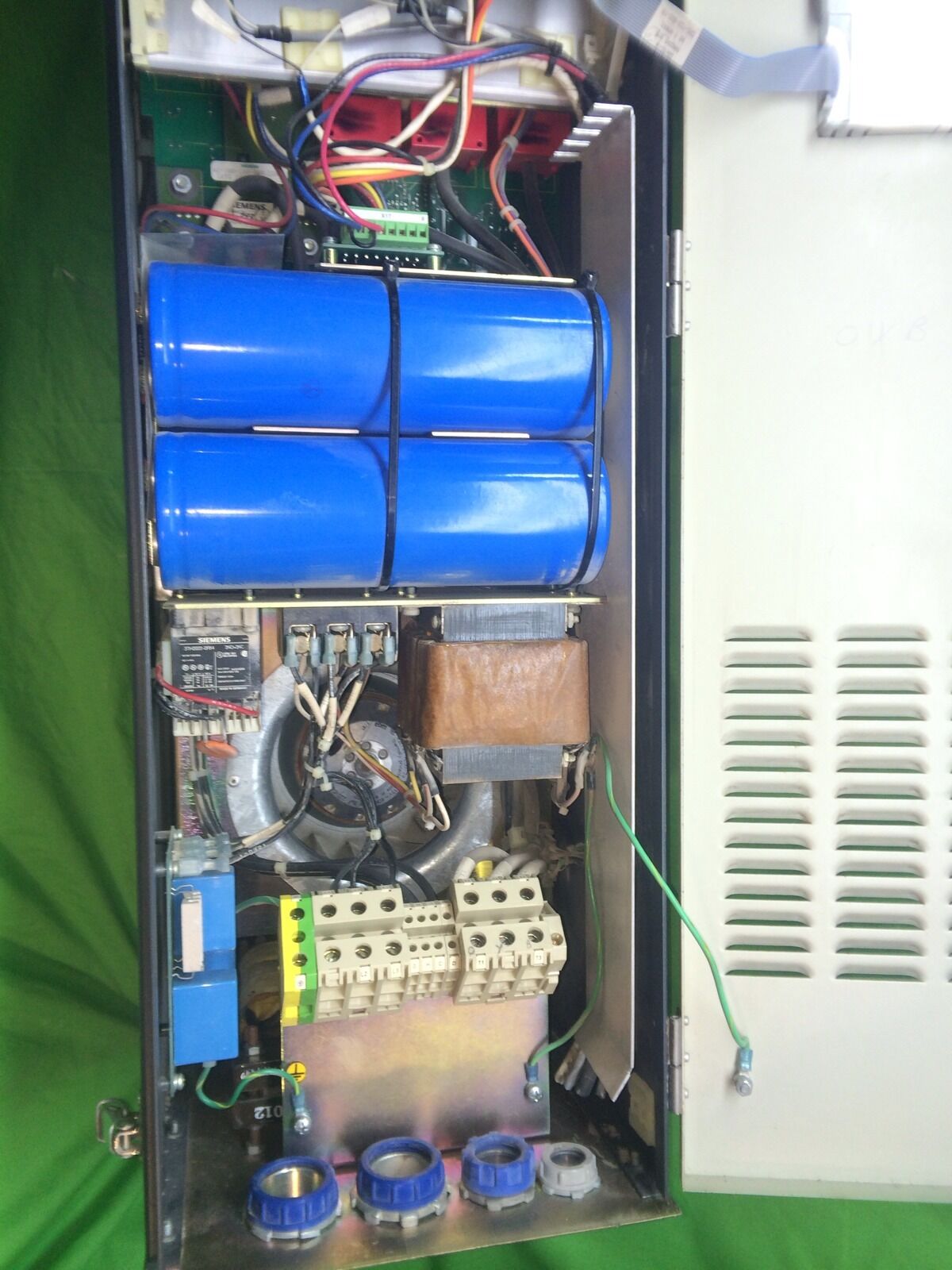 SIEMENS SIMOVERT P 460VAC DRIVE 50HP 6SE1252-3YA00-Z 6SE1200-1GA31-1