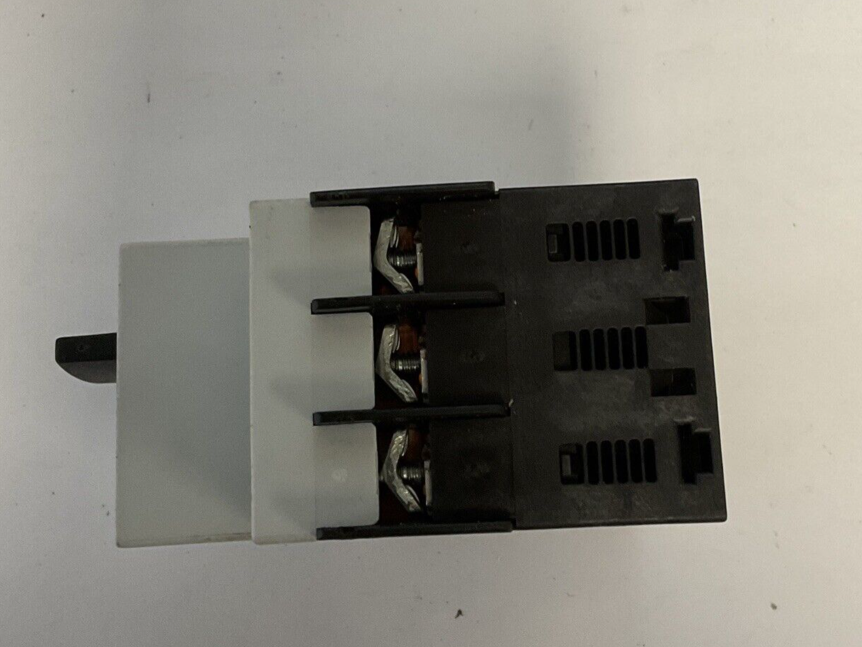 SIEMENS 3RV1021-0HA15 MOTOR STARTER 50/60HZ 600V 0.8-0.55A 6KV