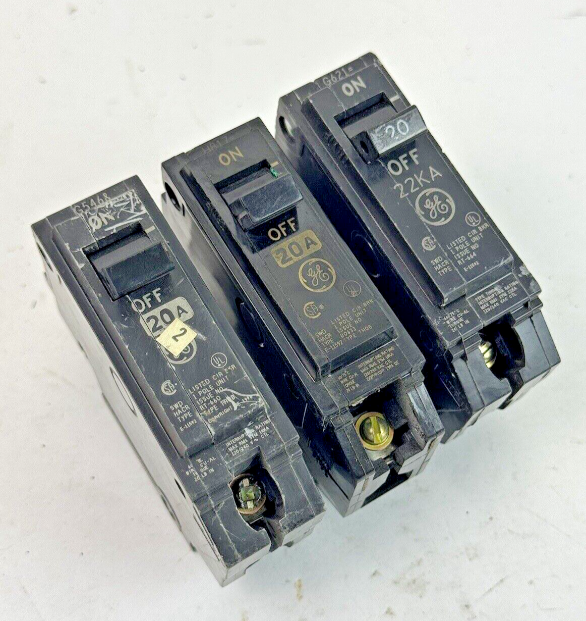 GE *LOT OF 3* - THQB120 - CIRCUIT BREAKERS - 1 POLE, 20 A, 240 VAC, TYPE THQB