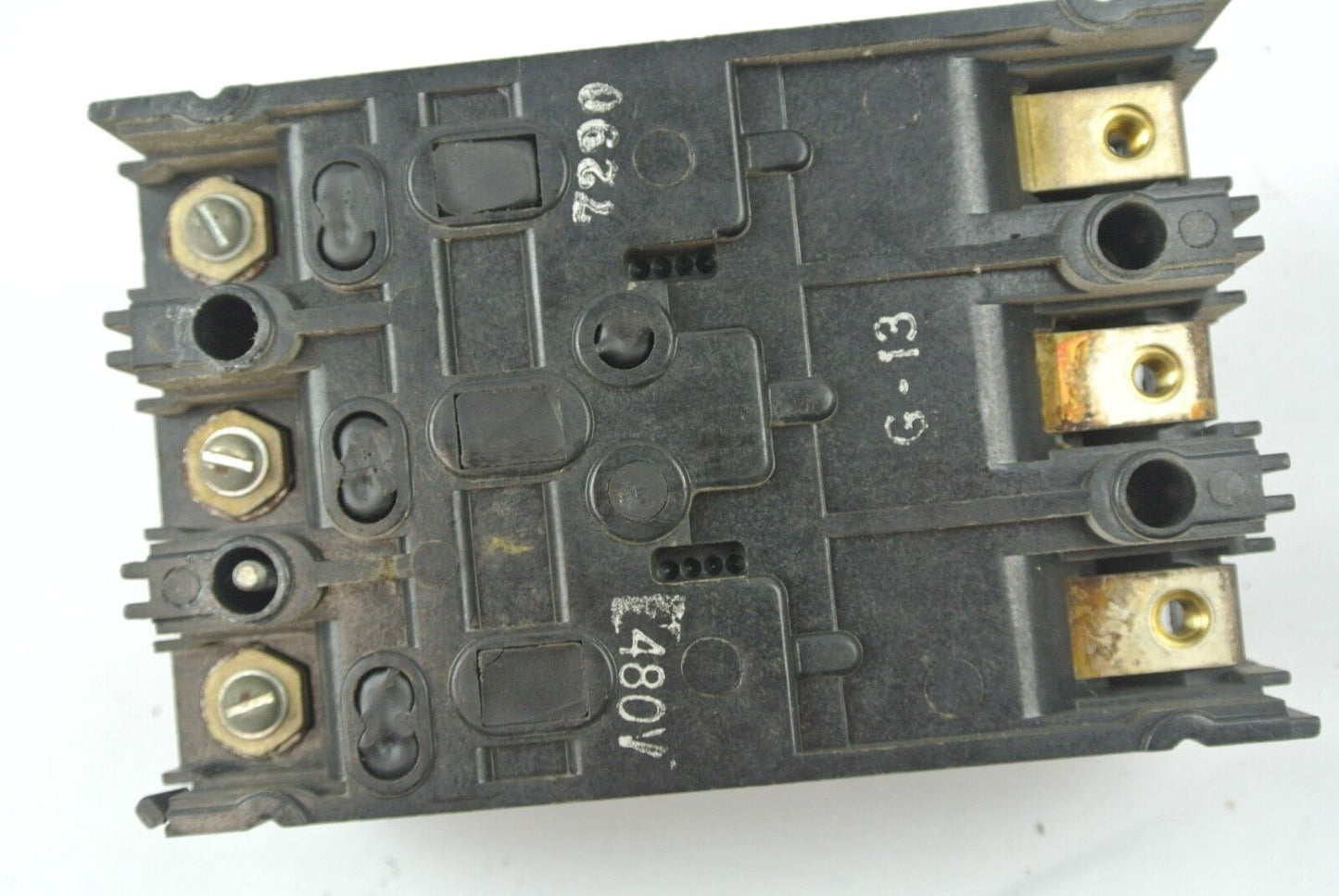 GENERAL ELECTRIC TEF134100 CIRCUIT BREAKER / 480VAC / 100A / 3-POLE
