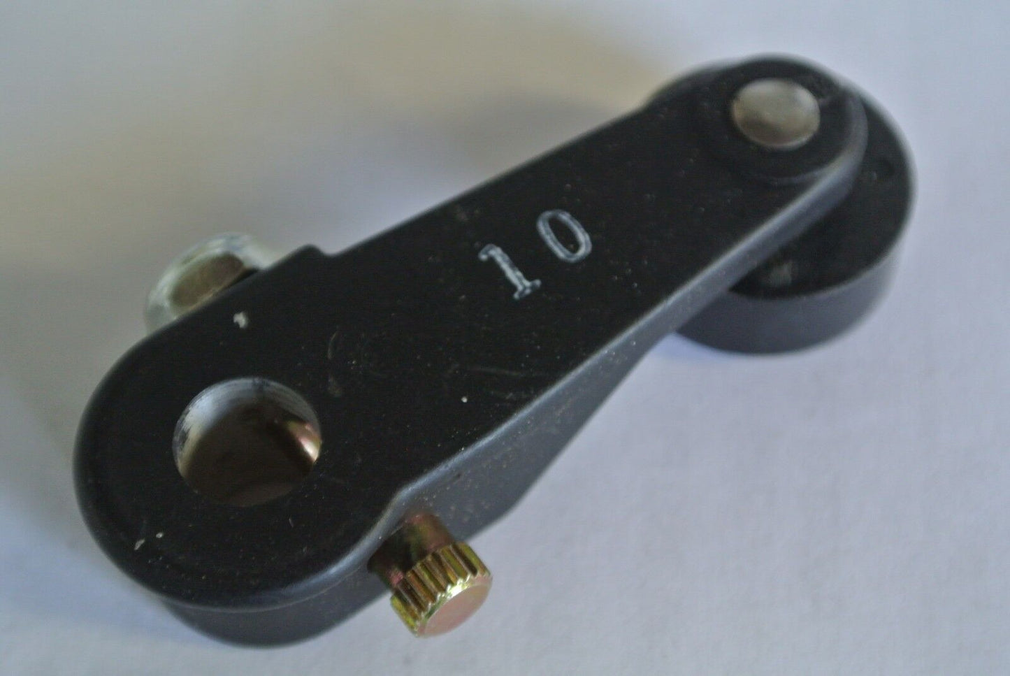 GE CR215GL10 - LIMIT SWITCH ROLLER LEVER 1.5" RADIUS .075 DIA. x .28" WIDE - NEW
