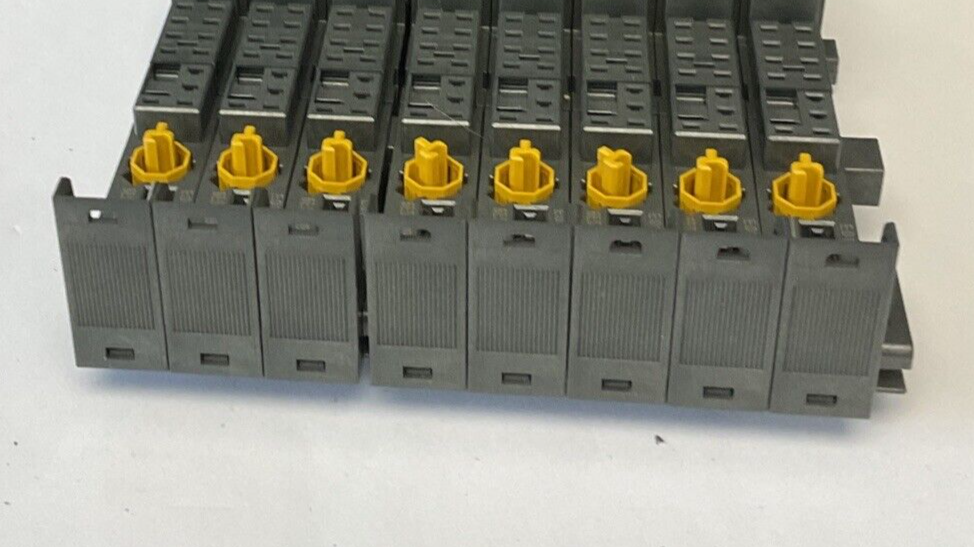 SIEMENS 6ES7 193-4CA50-0AA0 TERMINAL MODULE ***LOTOF8***