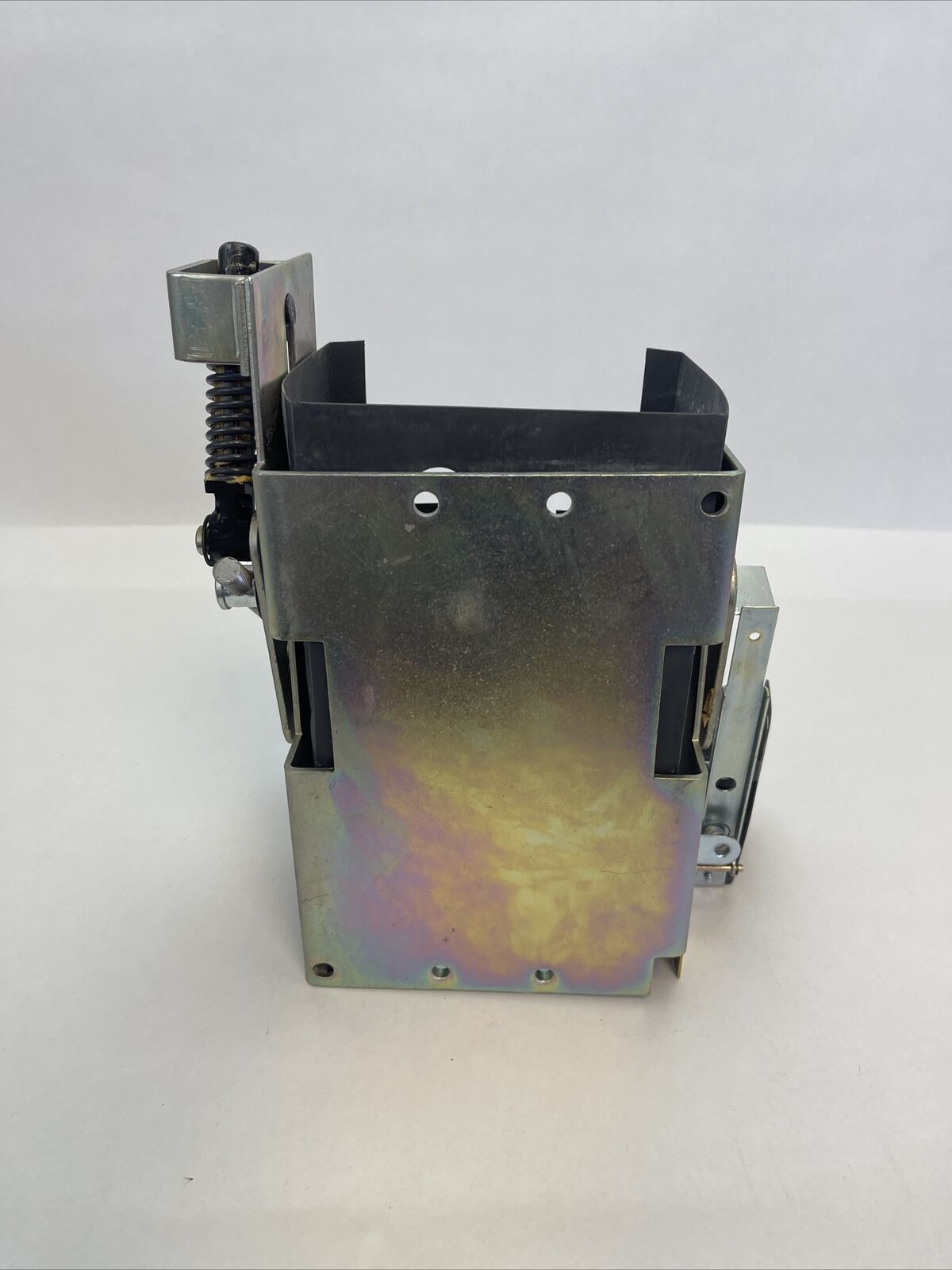 SQUARE D 9422RP1 OPERATING MECHANISM SER B MISSING LOWER METAL BRACKET 9999 R26