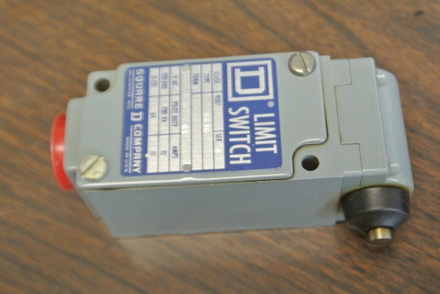 SQUARE D 9007 B61G / SMALL PRECISION TURRET HEAD LIMIT SWITCH / NEW SURPLUS