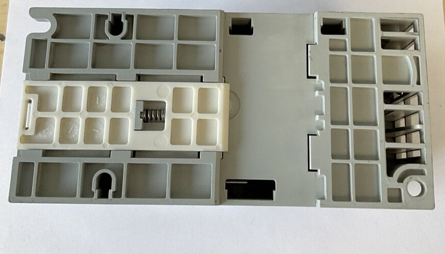 ALLEN BRADLEY 25B-D2P3N104 POWERFLEX 525 FRN:5.001 480V 1HP 2.3A SER.A