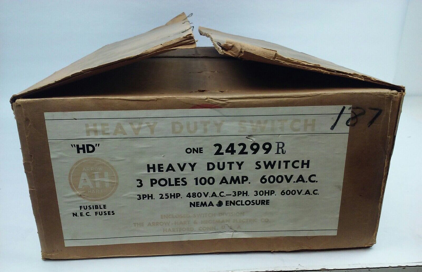 ARROW HART 24299R FUSIBLE ENCLOSED SWITCH TYPE HD, 3P, 3PH, 100A, 600V, NEMA 1