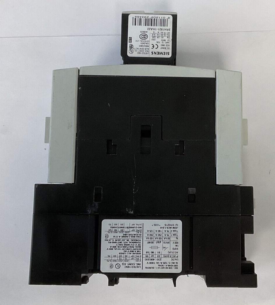 SIEMENS 3RT1045-1AB00 CONTACTOR 600V 24VDC 50HZ W/ 3RH1921-1HA22
