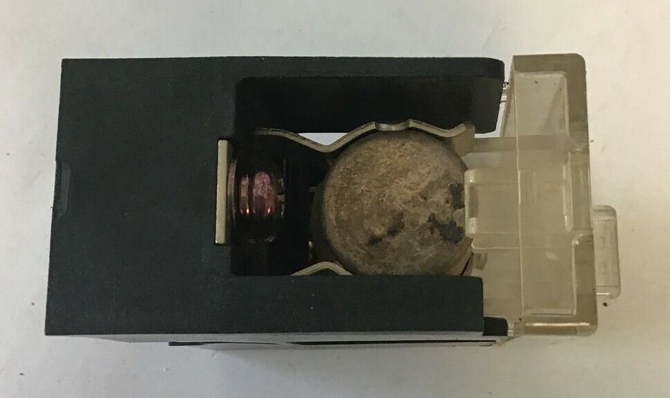 YOSHIDA FH-32 FUSE HOLDER 600VAC 30A ***LOTOF3***