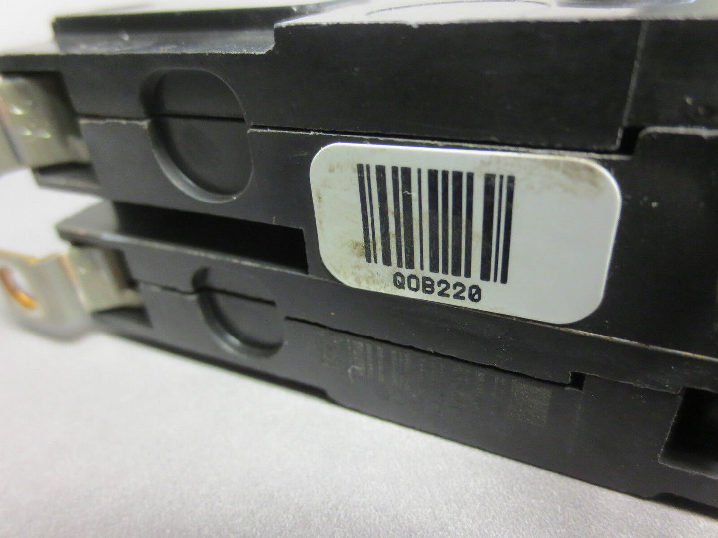 SQUARE D QOB220 CIRCUIT BREAKER 2-POLE 20A 120/240VAC
