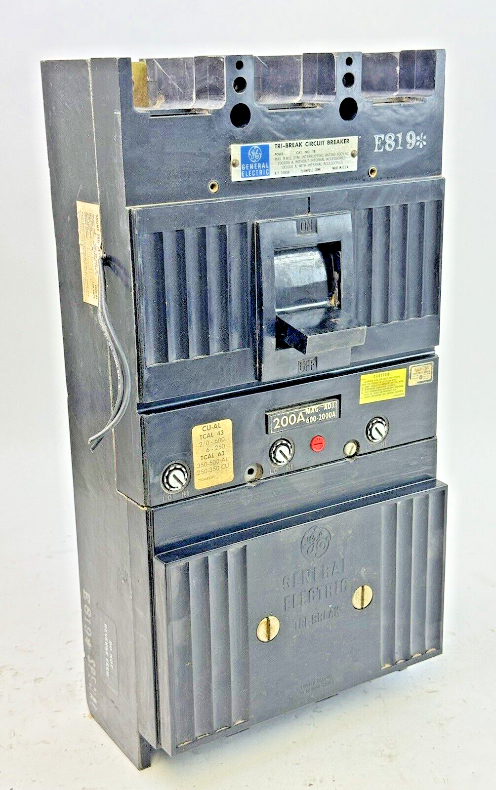 GE - TB43200 - TRI-BREAK FUSED BREAKER W/ SHUNT - TB43F - 200 A, 3 POLE, 600 VAC