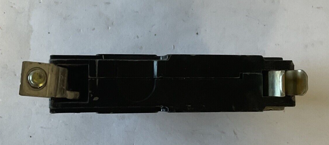 SQUARE D QOB120 CIRCUIT BREAKER 20A 22KA 120/240VAC ***LOTOF6***