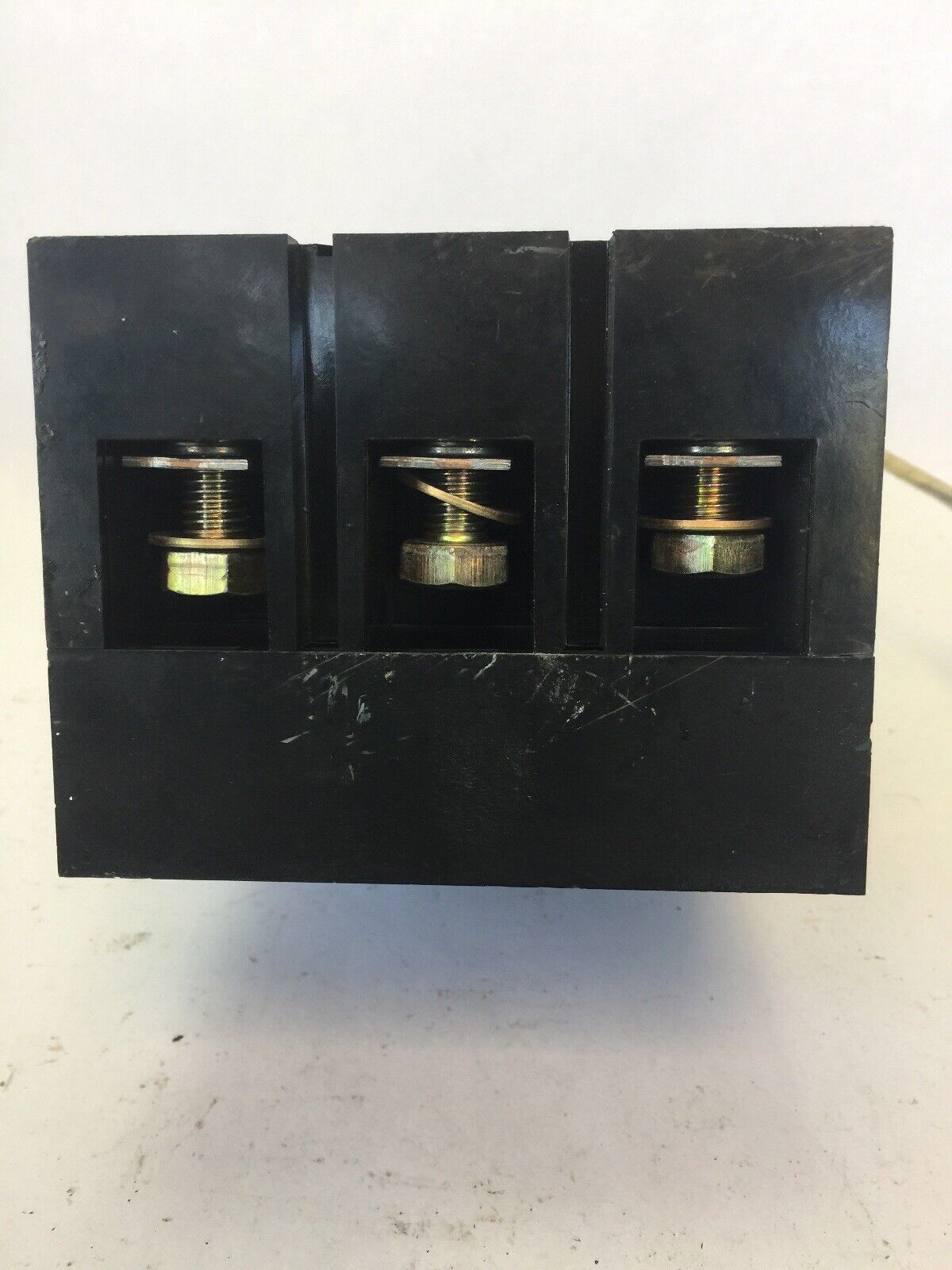 MERLIN GERIN C250G CIRCUIT BREAKER COMPACT 600VAC 250VDC 3 POLE 250A
