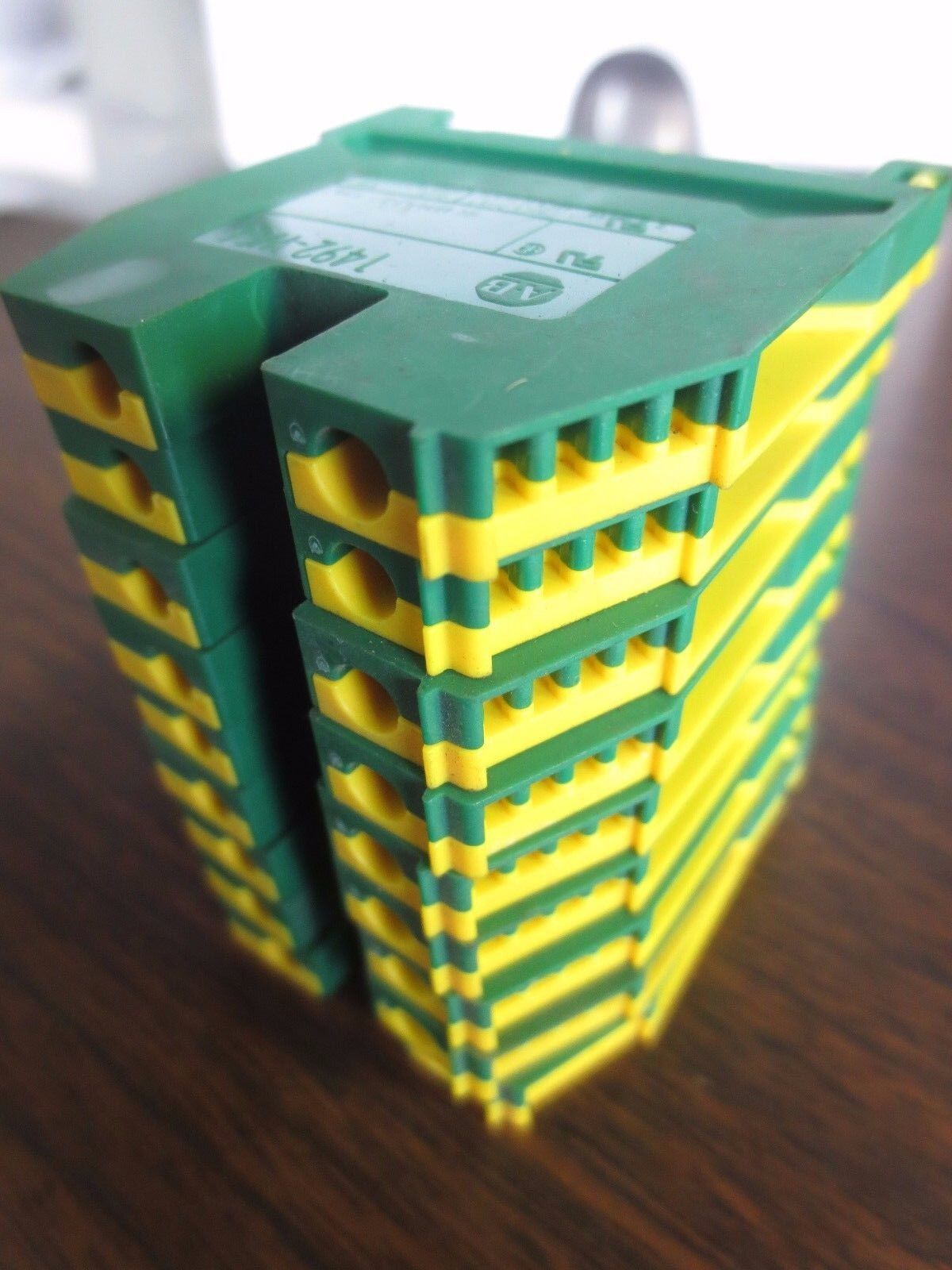 ALLEN-BRADLEY 1492-WG6 GROUNDING TERMINAL BLOCKS - GREEN/YELLOW - LOT of 9