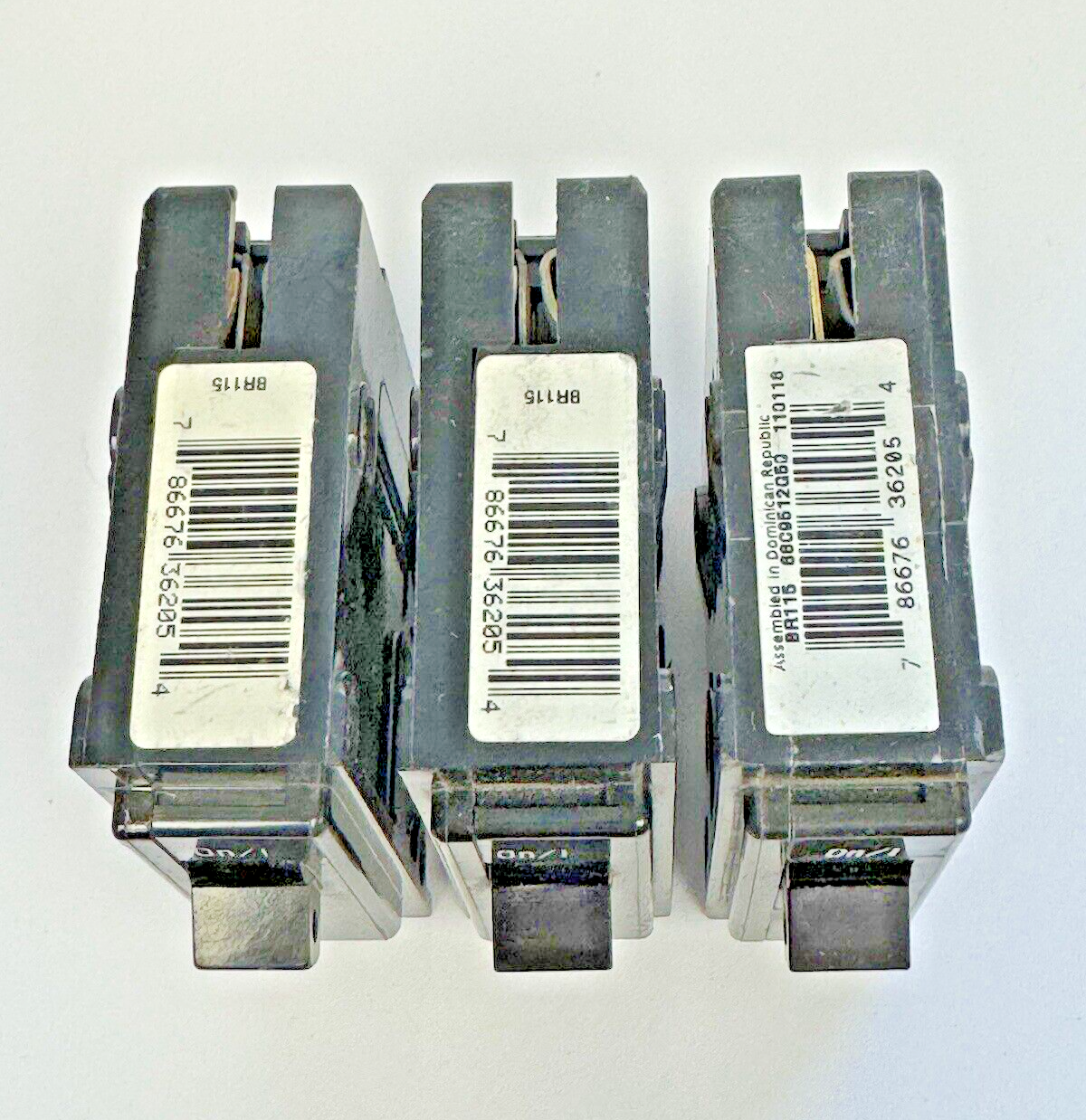 CUTLER-HAMMER **LOT OF 3** - BR115 - CIRCUIT BREAKERS - 15A, 1 POLE, 240 VAC
