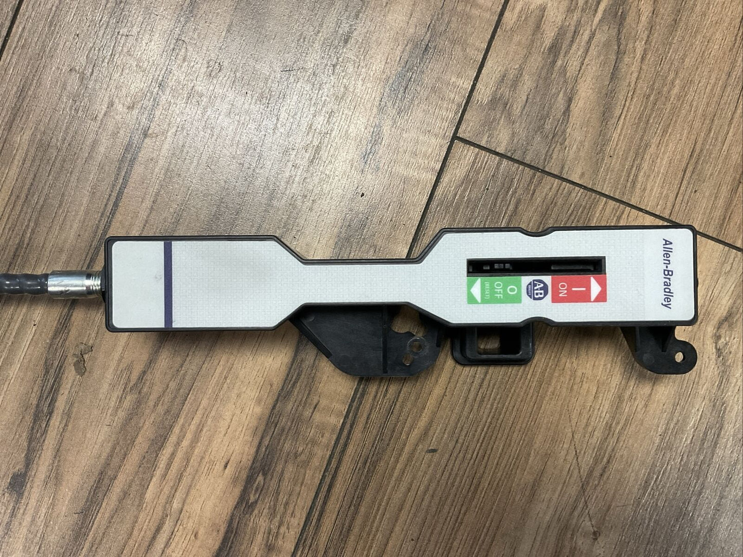 ALLEN BRADLEY 140G-G-FCX03 SER FLEX CABLE OPERATOR MECHANISM