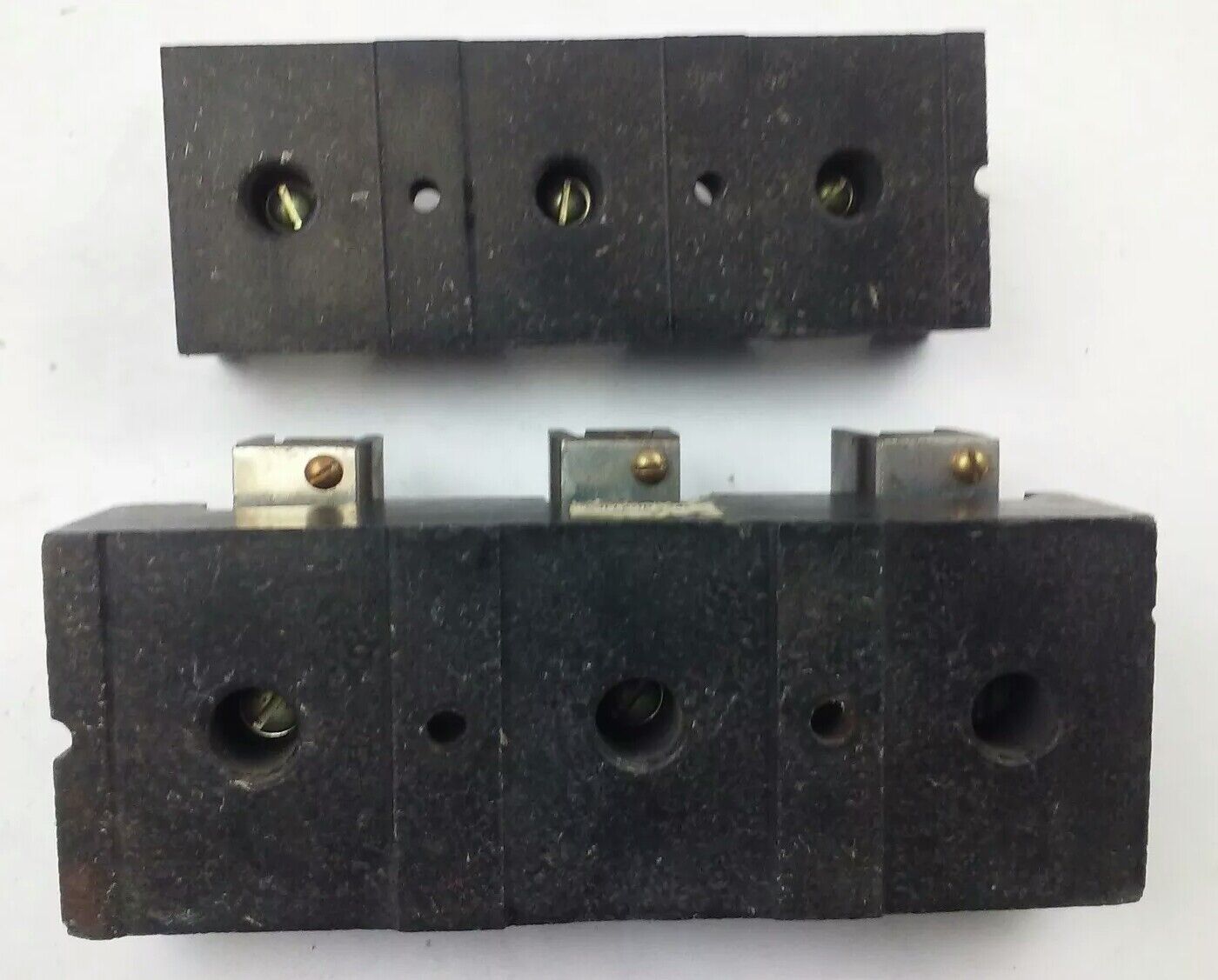 ALLEN BRADLEY 1491-N423 FUSE BLOCK,200AMP, 250 OR 600V, 3P,W/ X-123968, 1491N423