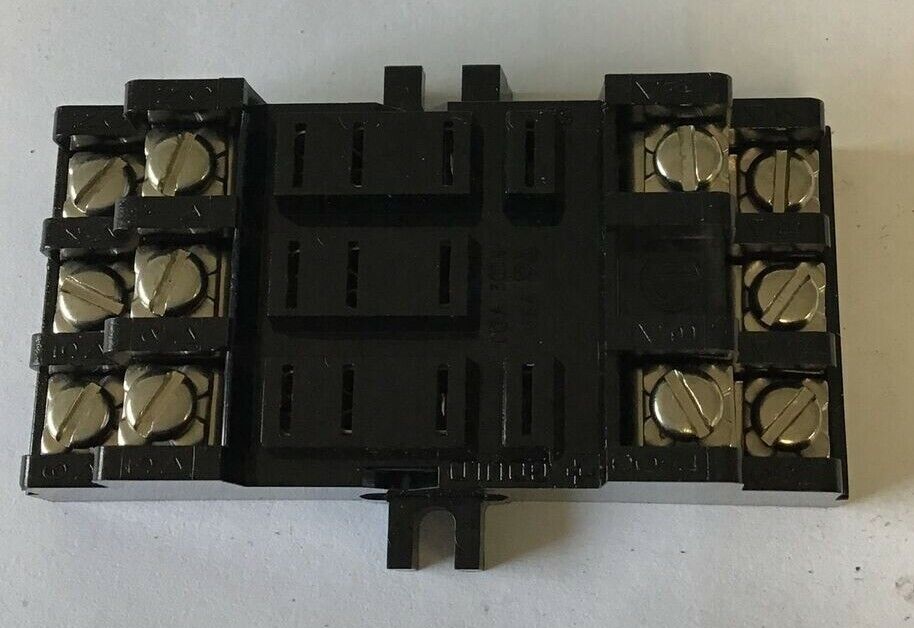 GOULD H50SL-711 RELAY SOCKET 10A 300V ****LOTOF25****