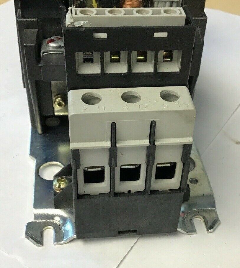 ALLEN-BRADLEY 509-BO*-E1+ SIZE 1 STARTER 120 V COIL W/592-EECC W/595-A SER.C