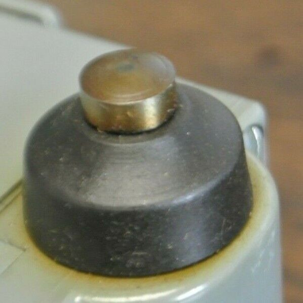 SQUARE D 9007 B61G / SMALL PRECISION TURRET HEAD LIMIT SWITCH / NEW SURPLUS