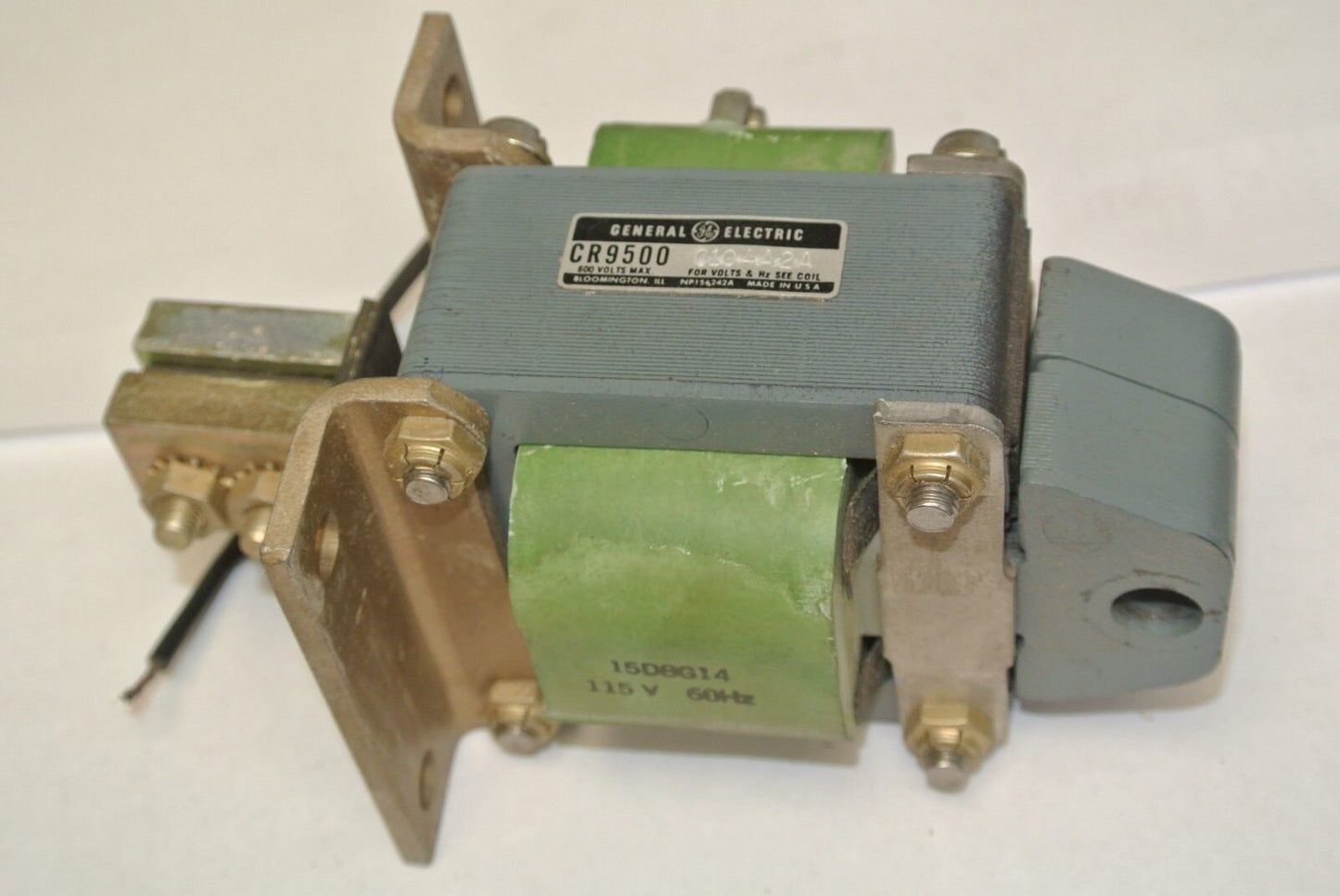 GENERAL ELECTRIC CR9500C104A2A - SOLENOID, PUSH TYPE - 115V/60Hz - NEW SURPLUS