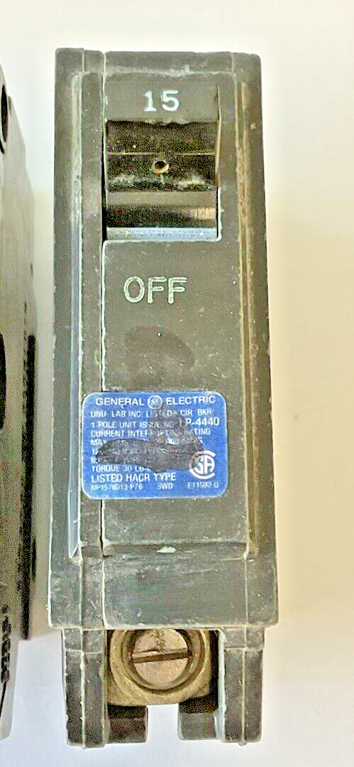 GENERAL ELECTRIC 15A CIRCUIT BREAKER 1POLE 120/240VAC***LOTOF3***