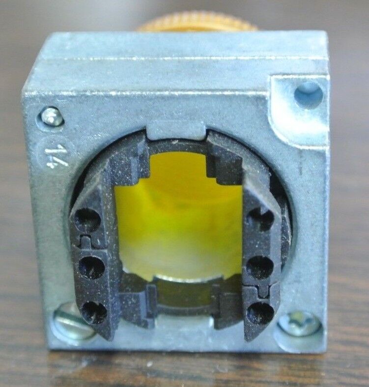 SIEMENS 3SB3501-6BA00 - PILOT LIGHT w/ CONC. RING - AMBER - NEW SURPLUS