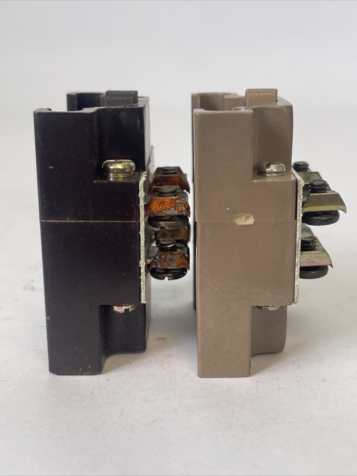 SYLVANIA CLARK PA 600V CONTACT BLOCK 1 N.O.-1N.C. CONTACTS PANEL MOUNT(LOT OF 2)