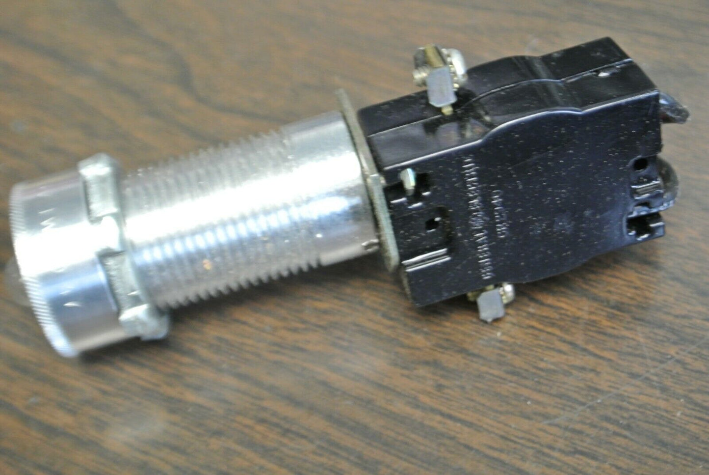 GENERAL ELECTRIC CR103JC3041 INDICATING LIGHT / 460V / NO LENS / NEW SURPLUS