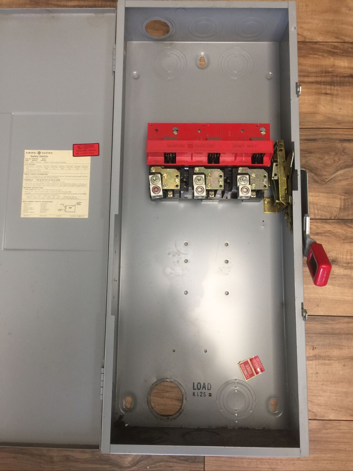 GE THN3364 SAFETY SWITCH 200AMP 250VDC 600VAC 150HP 3 PHASE NON-FUSIBLE MODEL 7