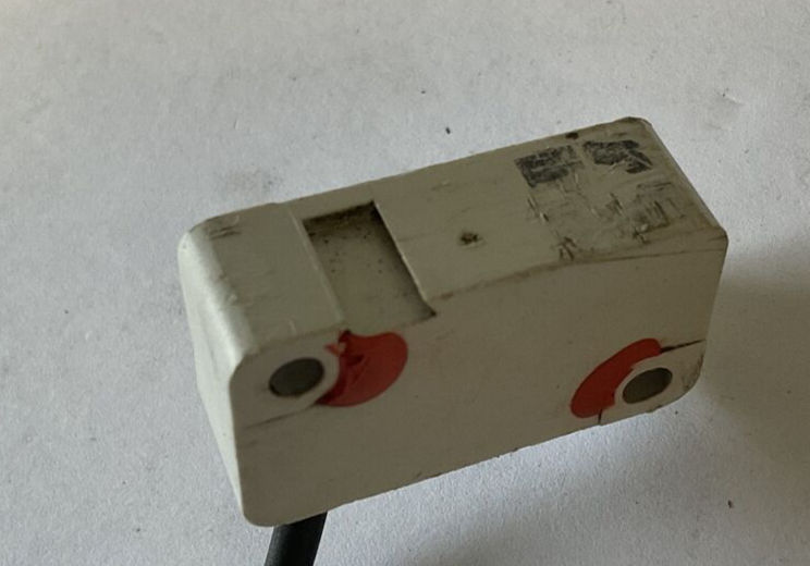BALLUFF BES-517-398-N0-C-S49 INDUCTIVE PROXIMITY SENSOR 10-30VDC 200MA