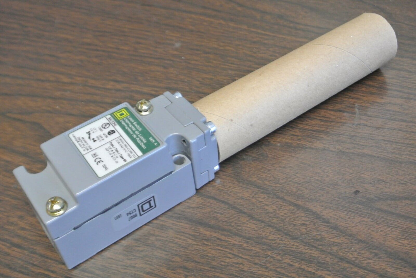 SQUARE D 9007 C84J Ser. A / LIMIT SWITCH w/ DELRIN TRIP / NEW SURPLUS / 9007C84J