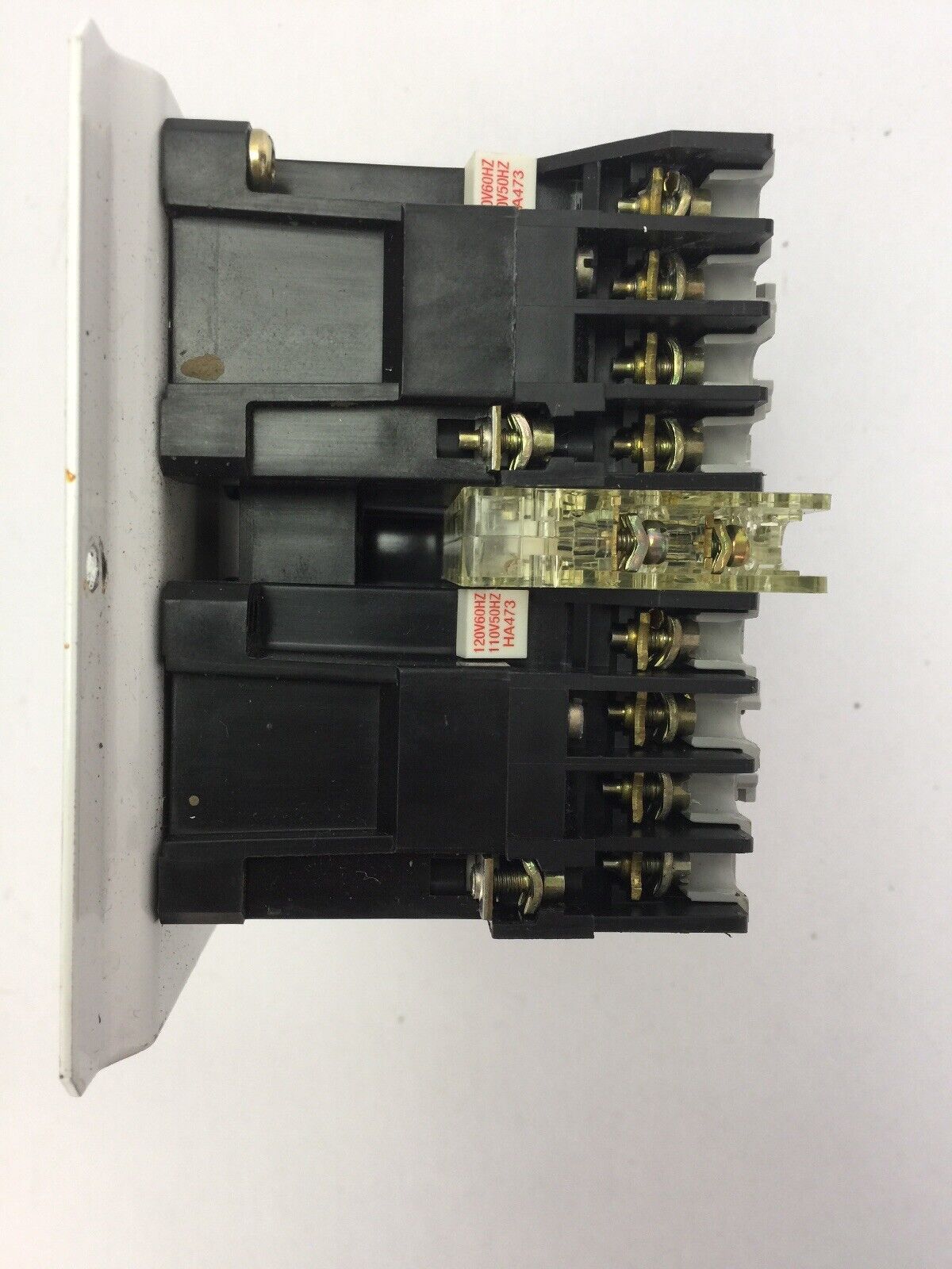 ALLEN BRADLEY 105-A09NDJ0V REVERSING STARTER 100-A09ND3 600VAC 9A 592-J0V16 W33