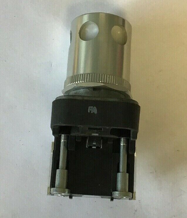 ALLEN BRADLEY 800T-QA24WA2 SER.T WHITE PUSH BUTTON 24VAC/DC
