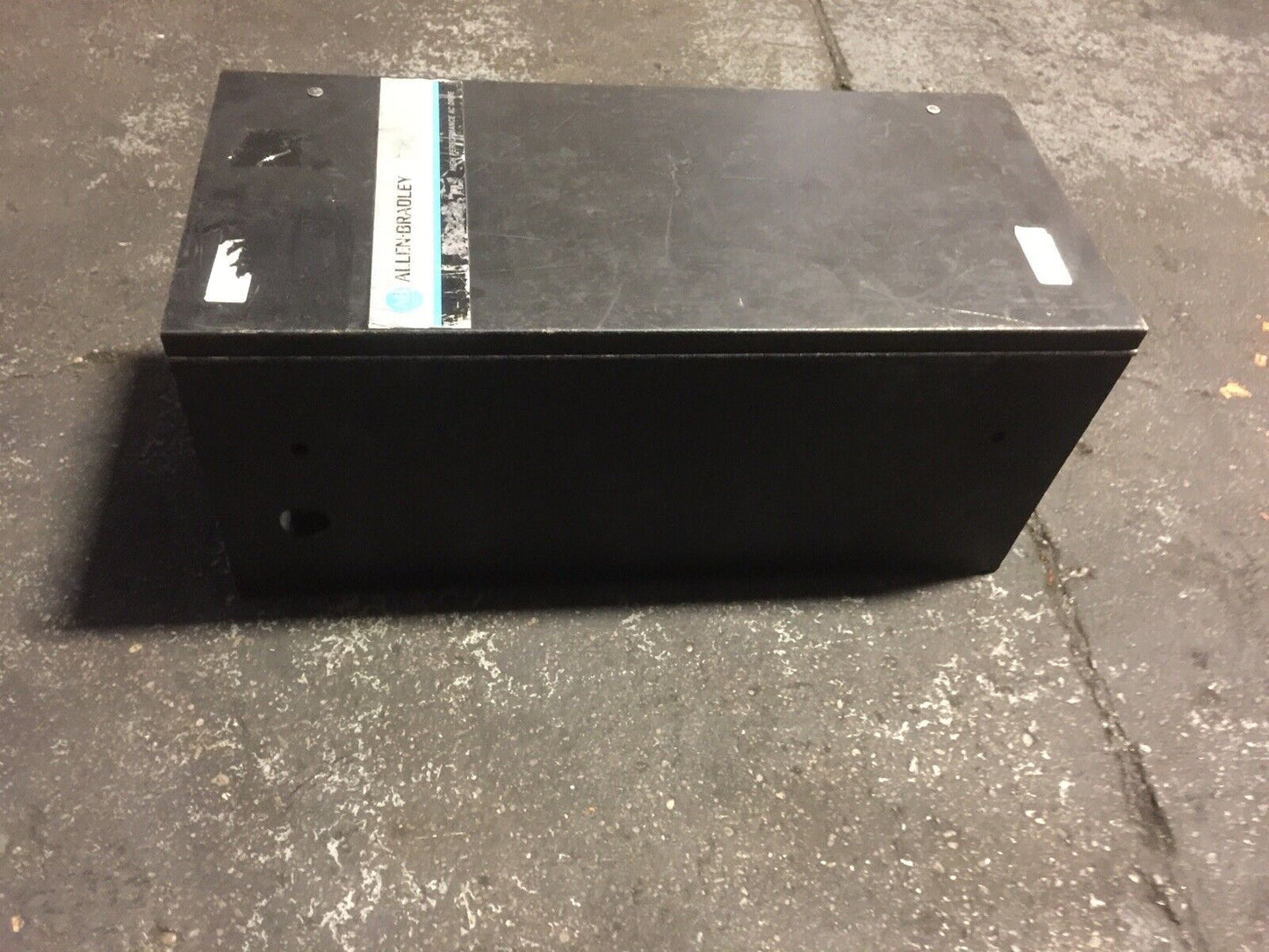ALLEN BRADLEY 1392-B100-RK-MC-C2-A-F1-F3 AC DRIVE INPUT 460VAC 43A OUTPUT 440VAC